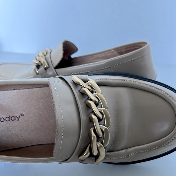 💥SALE💥 Beau Today Chain Leather Loafers Size 7.5 - Picture 5 of 9